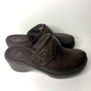 CROCS Cobbler Brown Patent Quilted Strap Leather Slip On Clogs / Mules Size 9